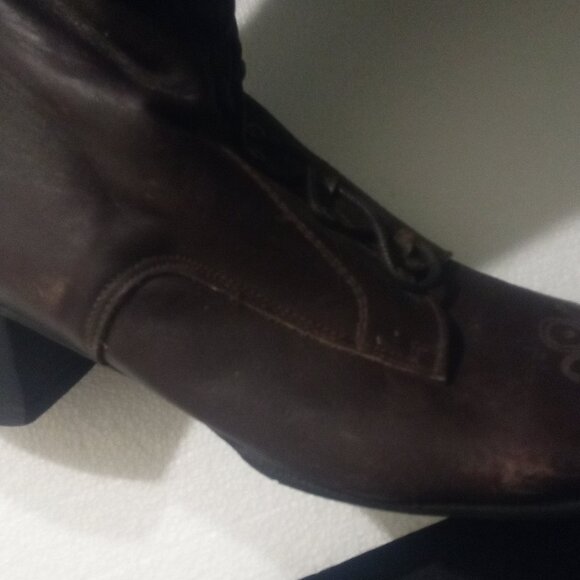 Women's tall leather made in ITALY Corelli heeled boot. - Picture 3 of 5